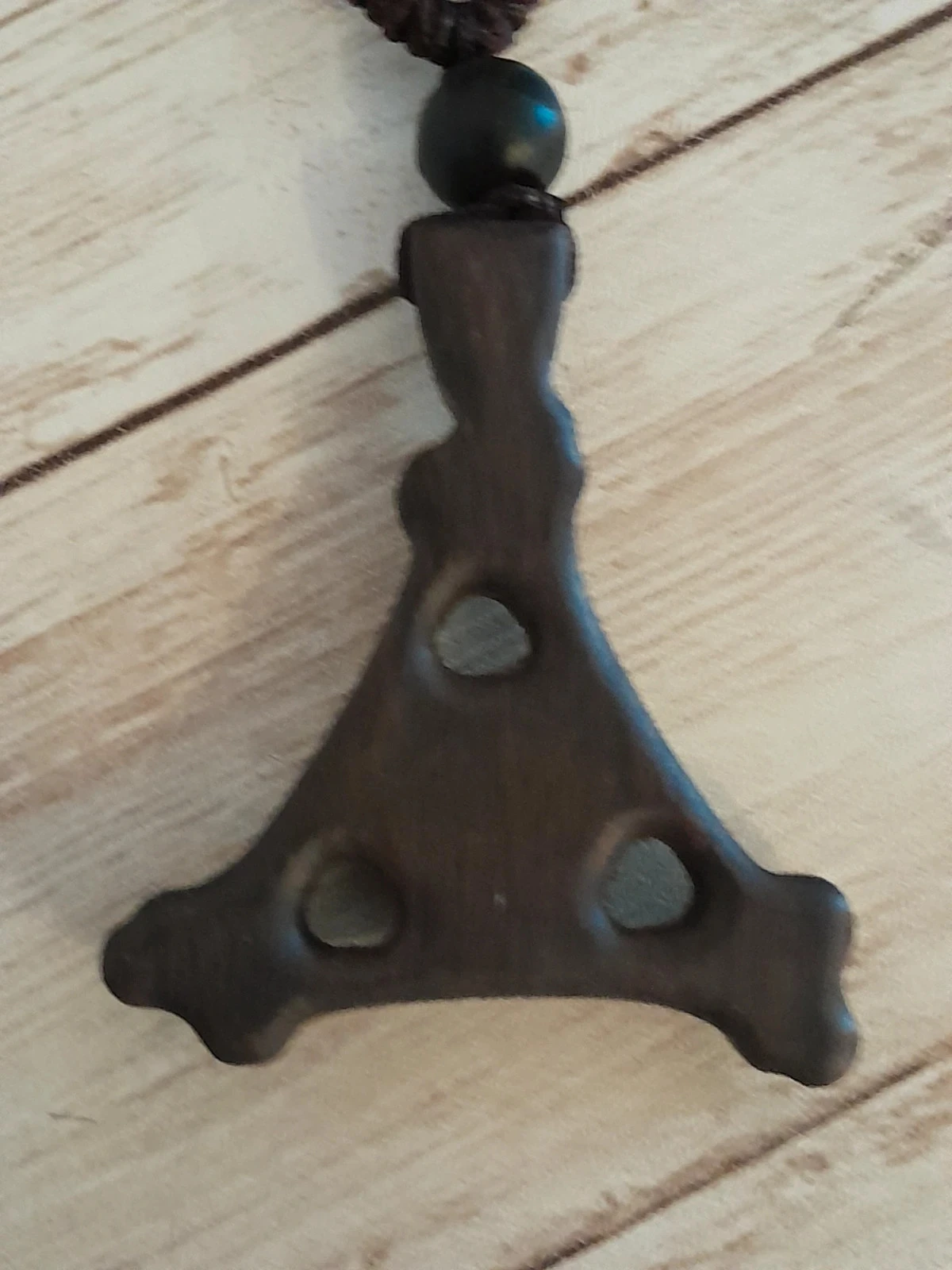 Halsband met koord en houten hanger, vruchtbaarheid en bescherming van de vrouw – photo 3